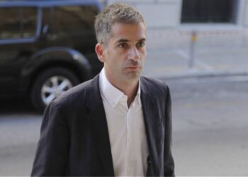 Αποκάλυψη βόμβα! Κύκλωμα εκβιαστών – Μέλος και ξάδελφος του Κώστα Μπακογιάννη