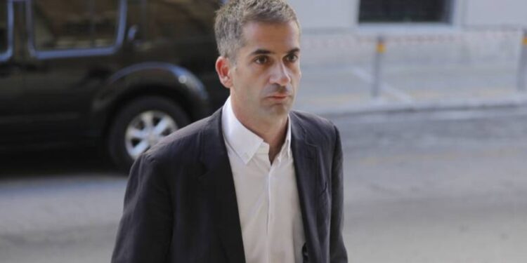 Αποκάλυψη βόμβα! Κύκλωμα εκβιαστών – Μέλος και ξάδελφος του Κώστα Μπακογιάννη