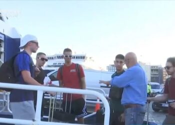 Πειραιάς: Επική ατάκα δεσμευμένου ταξιδιώτη – «Έχουμε και κοπέλες, κάτι θα βρούμε όμως και στην Πάρο…»