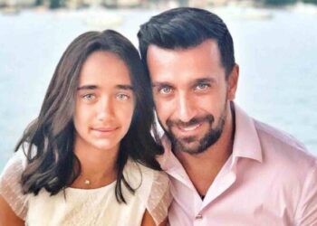 «Πλέει» σε πελάγη ευτυχίας ο Θάνος Πετρέλης: Η κούκλα κόρη του πέρασε στην Σχολή που ήθελε