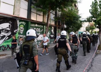 Πυροβολισμοί και άγριο ξύλο έξω από το γήπεδο του Παναθηναϊκού στη Λεωφόρο Αλεξάνδρας, τρεις τραυματίες