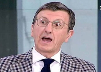 Άρης Πορτοσάλτε: «Μην πηγαίνετε διακοπές τον Αύγουστο γιατί δεν χωράνε οι τουρίστες»