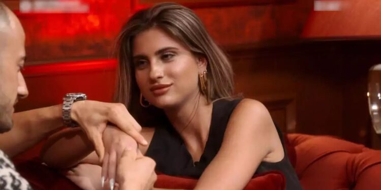 Power of Love – Πολλά υποσχόμενη η Σωτηρία: «Μπορώ να ικανοποιήσω τρεις άντρες ταυτόχρονα σε όλους τους τομείς»