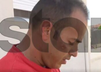 «Μας κύκλωσε η φωτιά, παραλίγο να καώ» – Συγκλονίζει τραυματίας πυροσβέστης στη μάχη με τις φλόγες στην Εύβοια