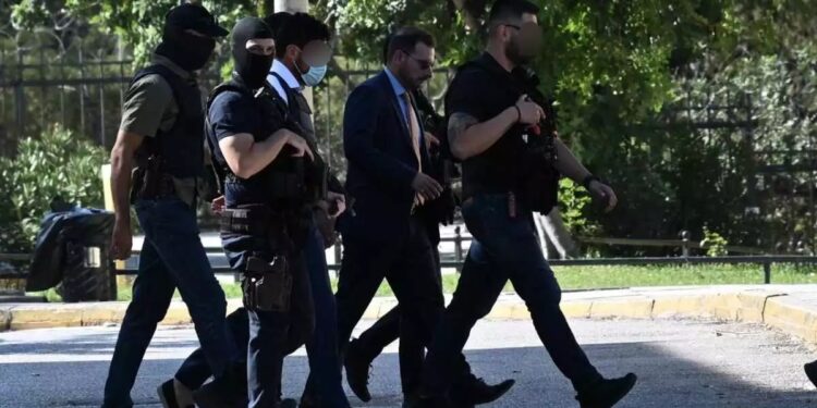 Alldaynews.gr Για διακοπές στην Κύθνο έφευγε ο 44χρονος μετά τη δολοφονία του τοπογράφου στο Ψυχικό – Πήρε προθεσμία για να απολογηθεί