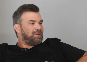 Alldaynews.gr Γιώργος Σαμπάνης: «Δεν δουλεύω ποτέ της Παναγίας, είμαι ταμένος, έζησα από θαύμα όταν γεννήθηκα»