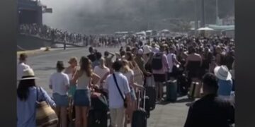 Alldaynews.gr Σαντορίνη: Μια τριτοκοσμική, αβίωτη κατάσταση ακόμη και για τους τουρίστες