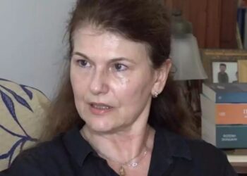 Σοκάρει η Φωτεινή Σκανδάλη: «Θα σε κάψω και μετά θα σε πετάξω από το μπαλκόνι, μου έλεγε ο σύντροφος μου»