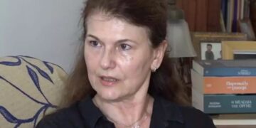 Alldaynews.gr Σοκάρει η Φωτεινή Σκανδάλη: «Θα σε κάψω και μετά θα σε πετάξω από το μπαλκόνι, μου έλεγε ο σύντροφος μου»