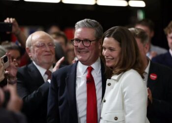 Εκλογές στη Βρετανία: Απόλυτος κυρίαρχος ο Κιρ Στάρμερ – Χάνουν 250 έδρες ο Σούνακ και οι Συντηρητικοί