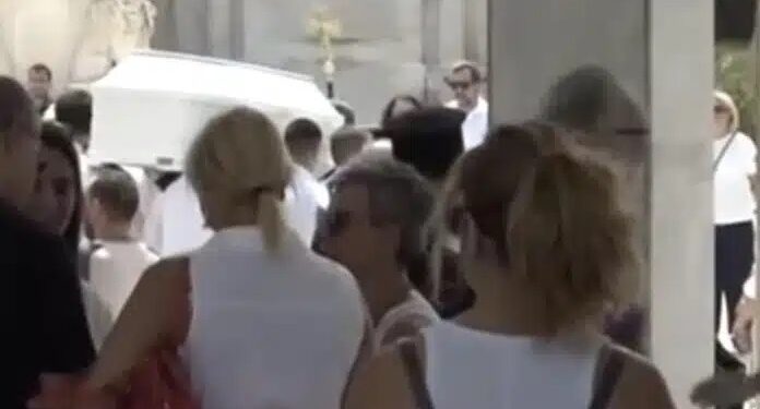 Alldaynews.gr «Αυτός είναι ο δολοφόνος του Μπεν» – Αποκαλύψεις από την μητέρα του 33 χρόνια μετά