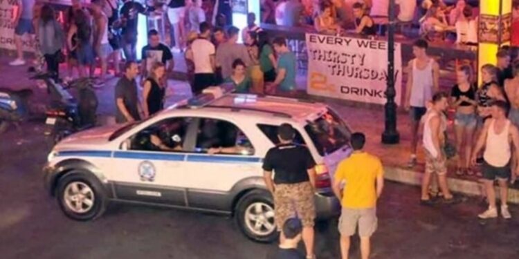 Alldaynews.gr Αγρια συμπλοκή με μαχαιρώματα στον Λαγανά – Νεαροί από Αθήνα επιτέθηκαν με στιλέτα σε σερβιτόρους