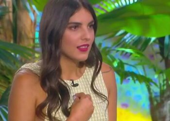 Άννα Μαρία Βέλλη: Ξέσπασε για το καινούργιο τραγούδι της Δέσποινας Βανδη – «Είναι λυπηρό» (video)