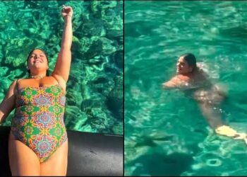 Δανάη Μπάρκα: Κολύμπησε στα καταπράσινα νερά των Κυκλάδων σαν μια σύγχρονη «γοργόνα»