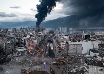 Σεισμός 7,1 Ρίχτερ – Τσουνάμι έπληξε τις ακτές – Πανικός και τρόμος!