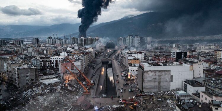 Alldaynews.gr Σεισμός 7,1 Ρίχτερ – Τσουνάμι έπληξε τις ακτές – Πανικός και τρόμος!