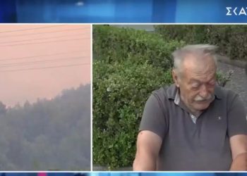 Συγκλονίζει κάτοικος της Πεντέλης που τράκαρε για να γλιτώσει από τη φωτιά: «Λυπάμαι που είμαι Έλληνας, έχω αφήσει τη συσκευή οξυγόνου» (video)