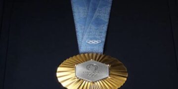 Alldaynews.gr Μίλτος Τεντόγλου: ώρα απονομής του χρυσού μεταλλίου