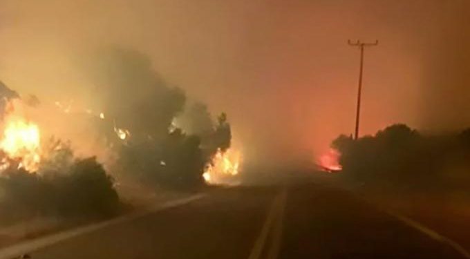Alldaynews.gr Εκτός ελέγχου η φωτιά: Εκκενώνονται Παλιά και Νέα Πεντέλη – 112 ετοιμότητας σε Μελίσσια, Πολιτεία, Εκάλη, Ντράφι, Νέα Ερυθραία, Ανθούσα