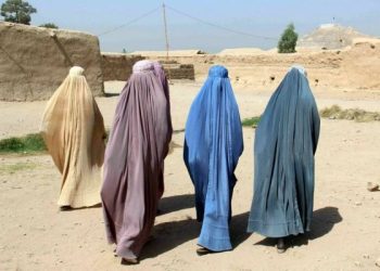 Ταλιμπάν: Επιβάλλουν πιο αυστηρή σαρία και απαγορεύουν τη γυναικεία φωνή σε δημόσιους χώρους