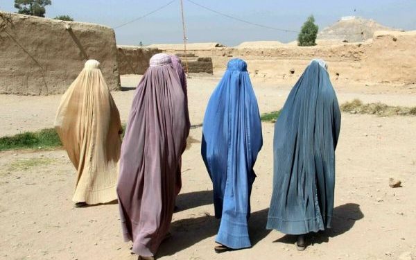 Ταλιμπάν: Επιβάλλουν πιο αυστηρή σαρία και απαγορεύουν τη γυναικεία φωνή σε δημόσιους χώρους