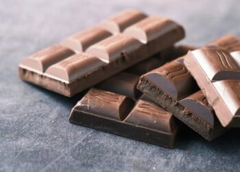 Alldaynews.gr Σοκολάτα -“δολοφόνος” αποσύρεται από την αγορά: Δυο νεκροί, χιλιάδες δηλητηριάσεις, σε πανικό όλοι οι γονείς