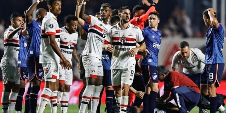 Τραγωδία: Νεκρός ο 27χρονος ποδοσφαιριστής που κατέρρευσε στο γήπεδο