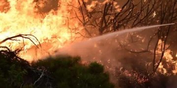 Alldaynews.gr ΕΚΤΑΚΤΟ – Nέα φωτιά ΤΩΡΑ στην Αττική διπλά από σπίτια – Συναγερμός στην Πυροσβεστική