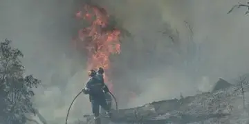 Σχολείο έχει παραδοθεί στις φλόγες