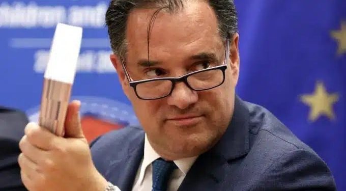 Alldaynews.gr Άδωνις Γεωργιάδης: «Η τουρίστρια στον Βόλο έπαθε ανακοπή Σάββατο και είναι λογικό να μην υπάρχει γιατρός»