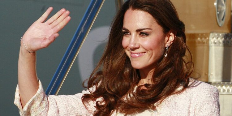 Alldaynews.gr Κέιτ Μίντλετον: Νέα δημόσια εμφάνιση, στο πλευρό του Ουίλιαμ – Τι δείχνει για την υγεία της