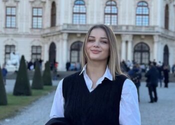 Alldaynews.gr Τέμπη: Η μητέρα της 21χρονης Κλαούντια ξεσπά για την αποφυλάκιση του σταθμάρχη – «Θέλουν να μας τρελάνουν»