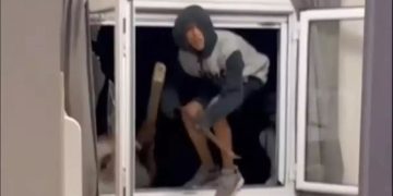 Alldaynews.gr Τον απόλυτο τρόμο έζησε οικογένεια τουριστών – Προσπάθησαν να διαρρήξουν το σπίτι τους με σφυριά