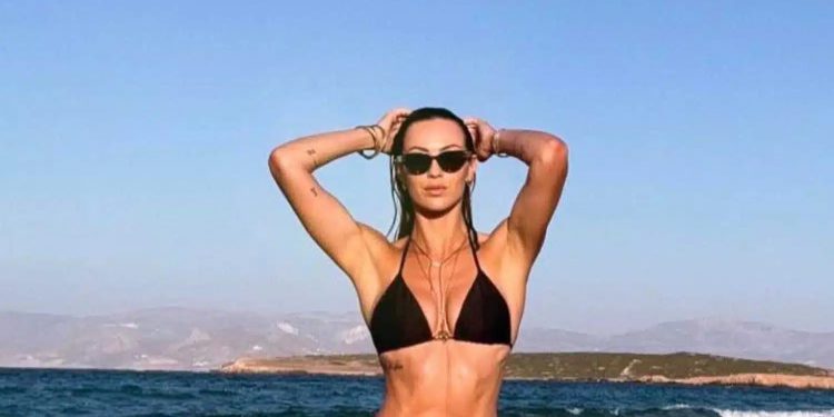 Alldaynews.gr Διάσημη Ελληνίδα δημοσιογράφος έχει κορμί «αεροδρόμιο» και ύψος 1,80 – Είναι μια από τις πιο εντυπωσιακές γυναίκες της χώρας