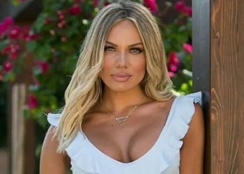 Ελληνίδα παρουσιάστρια έγινε μαμά και δεν αποχωρίζεται την κορούλα της