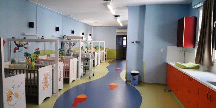 Alldaynews.gr «Λιποθυμούν έγκυες και προσωπικό» – Χωρίς πόσιμο νερό και με ανεπαρκή κλιματισμό γνωστό μαιευτήριο