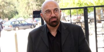 Alldaynews.gr Στάχτη έγινε η εξοχική κατοικία του Γιάννη Ζουγανέλη στον Βαρνάβα