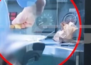 Βίντεο με μηχανοδηγό προαστιακού να τρώει σουβλάκια… εν κινήσει – Η απάντηση της Hellenic Train