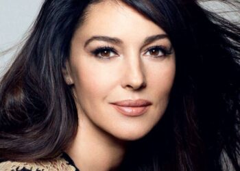 «Αντικατέστησε την όμορφη μητέρα της»:  Φωτογραφίες της κόρης της Μπελούτσι!