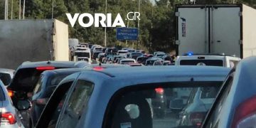 Φωτιά σε ΙΧ στον περιφερειακό δρόμο Θεσσαλονίκης-Χάος στην κυκλοφορία