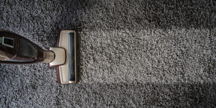 Πώς να πραγματοποιήσετε πλύσιμο χαλιών με λάστιχο