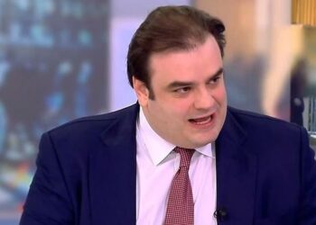 Πιερρακάκης: «Τα παιδιά θα μάθουν ότι η πράξη έχει συνέπεια – Οι ζημιές στο σχολείο θα πλnρώνονται από την οικογένειά τους»