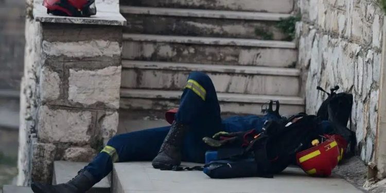 Alldaynews.gr πυροσβέστης Παίδων Πεντέλης