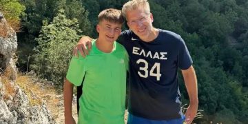 Alldaynews.gr Ραγίζει καρδιές η ανάρτηση του Άκη Σκέρτσου για τον γιο του: «Σε θαυμάζω, είσαι μαχητής»