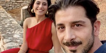 Alldaynews.gr Χρήστος Σπανός: Στη συναυλία της κόρης του, Μαρίνας στην Τήνο – Την στηρίζει σε κάθε της βήμα