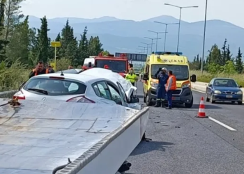 Καραμπόλα τεσσάρων οχημάτων στην εθνική οδό Αθηνών – Κορίνθου,