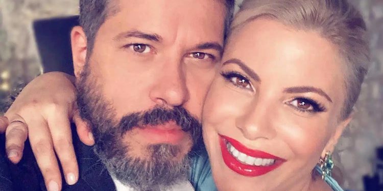 Alldaynews.gr Χάρης Βαρθακούρης: Αγκαλιά με την σύζυγό του, Αντελίνα και τις κόρες τους – «Αυτή τη στιγμή την περίμενα 1,5 μήνα»