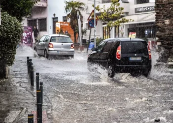 Καιρός: Καταιγίδα στην Αττική, έντονα φαινόμενα και στην Εύβοια