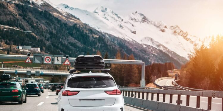 Alldaynews.gr Καλό Ταξίδι με Αυτοκίνητο: Προετοιμασία και Συμβουλές για Ασφάλεια και Άνεση