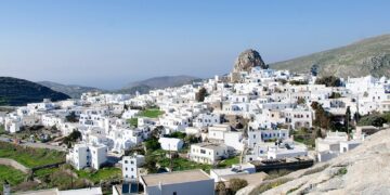 Τραγωδία στην Αμοργό με 57χρονη – Επεσε στο κενό μπροστά στα μάτια της κόρης της